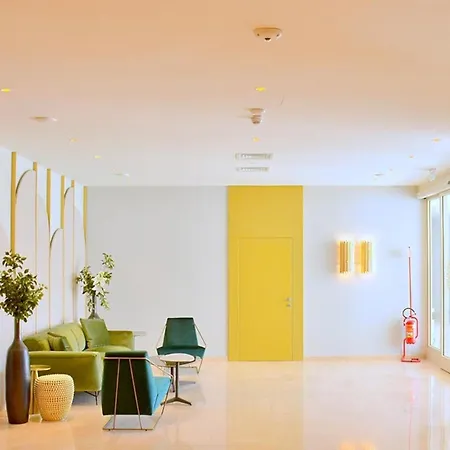 Sunny And Bright Beautiful Apartment *
